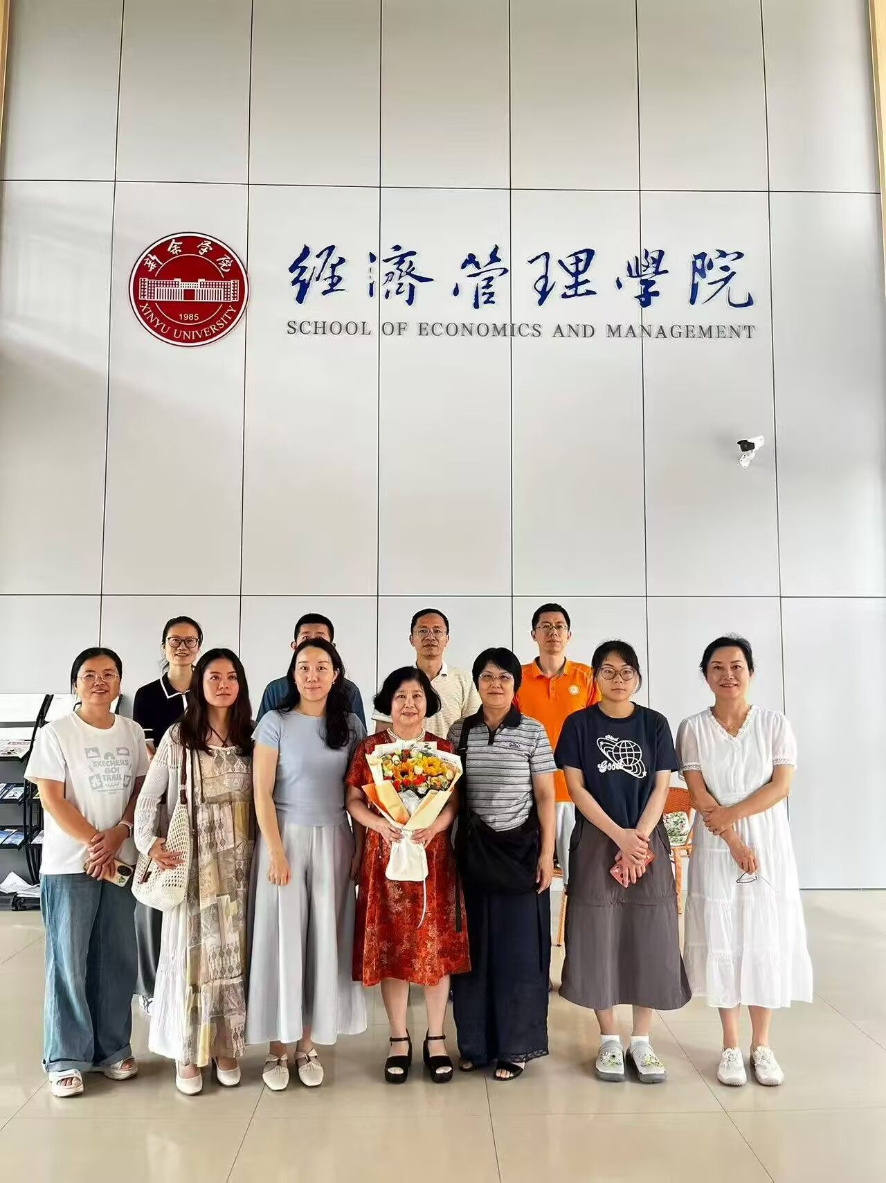 薪火传师德 兰香润桃李｜BB贝博艾弗森举办夏幽兰老师荣休仪式